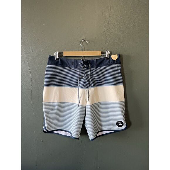 Quiksilver Highline Mens Hybrid Boardshorts NWT Size 33 - Picture 1 of 3